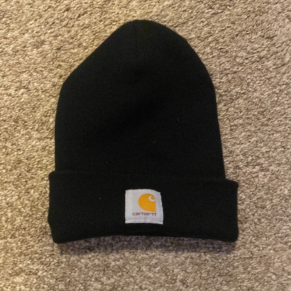 black carhartt beanie